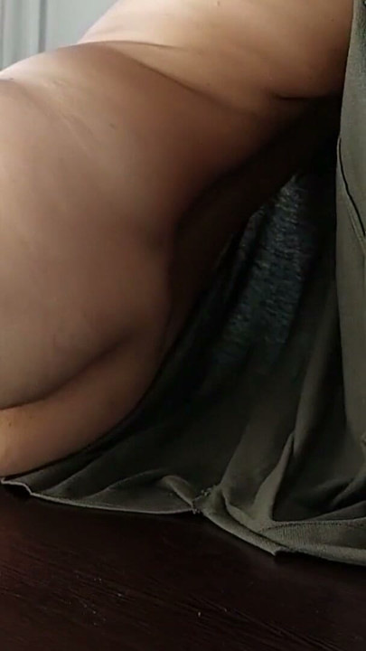 Esposa amadora peluda, bunda peluda, peitões, mamilos grandes Mãe sexy, peitões, buceta peluda, bunda grande, peitos | Clipe 1