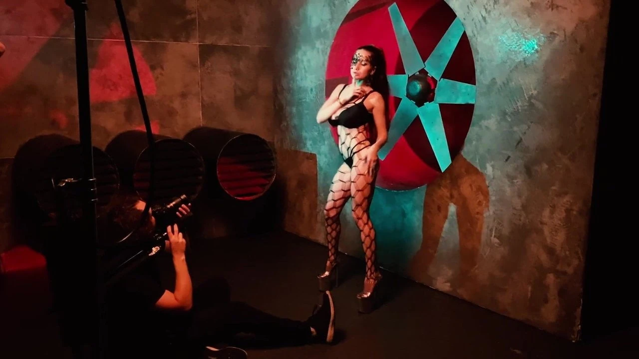 Alex Angel feat. Lady Gala - Sex Machine 2 (επεισόδιο)