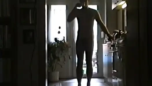 Bulduğum eski videolarda çıplak