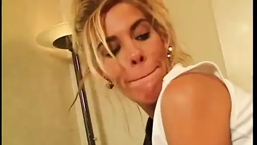 Cute teenager tramp gets her cunt banged