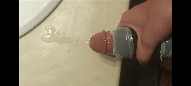 Teen(18+) masturbates and  cums twice using homemade sex toy