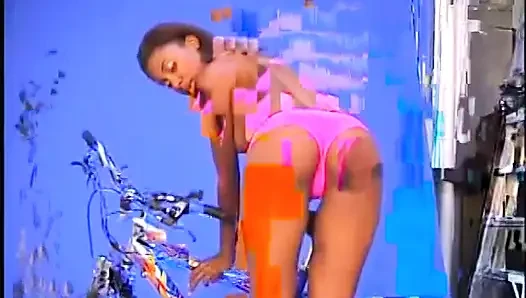 Black beauty with shape body pussy fucked on first photo shoot