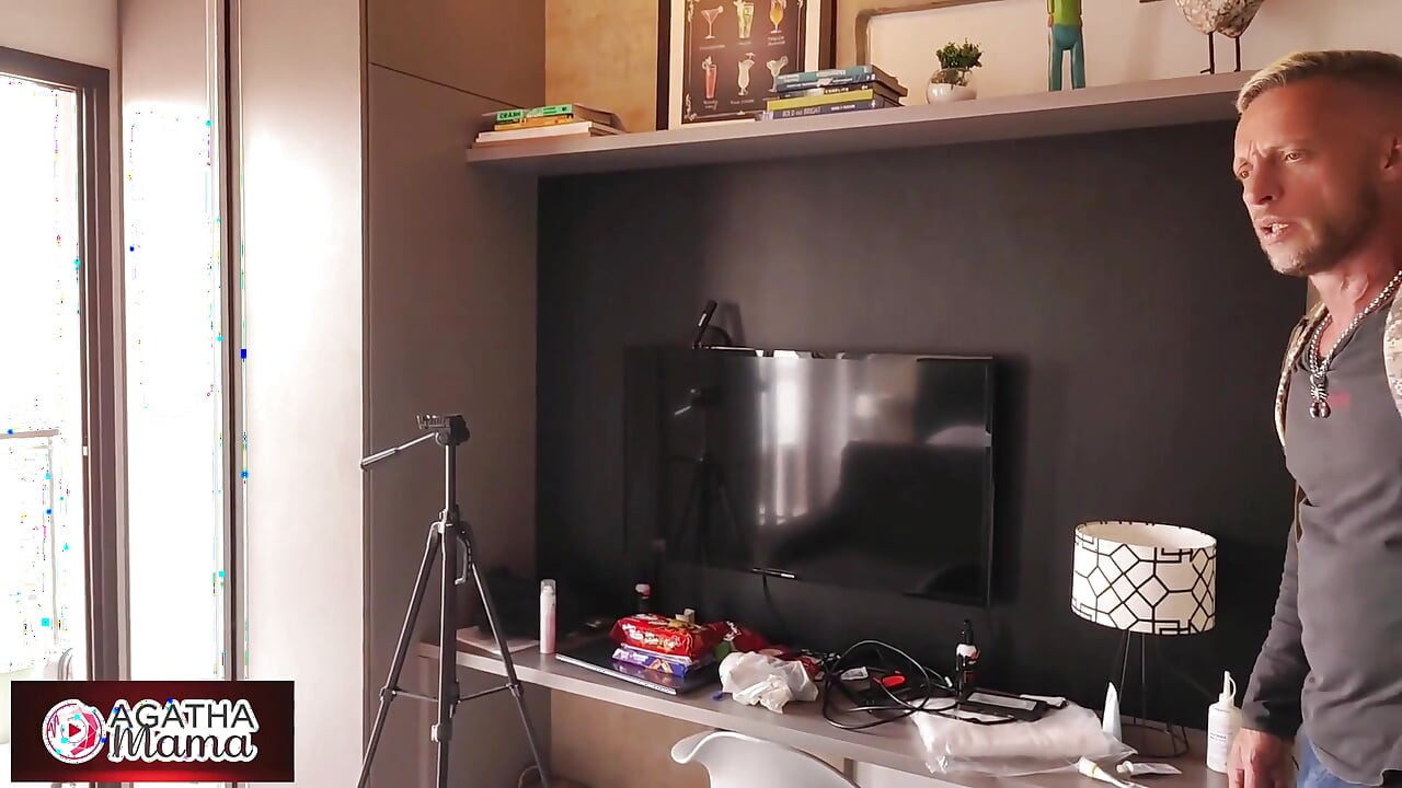 Agatha Mama in Cunhado Is Kicked Out of the House and Goes to Her Stepsister-in-law's House