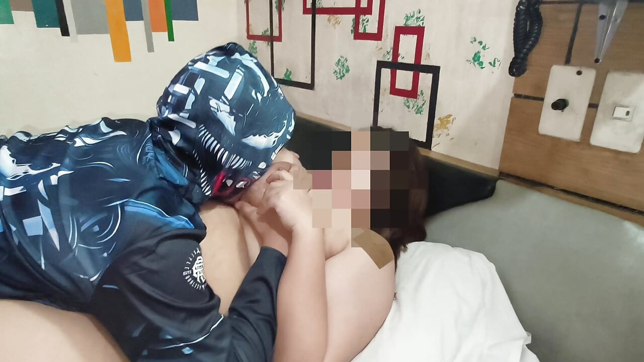 Real marido cornudo filma esposa follada por extraño
