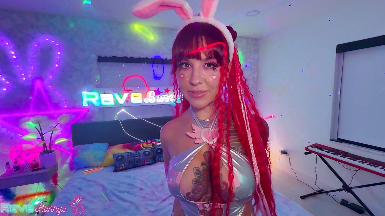 Horny Redhead Luna Legend Gives Brian Her Ass Under Neon Lights!