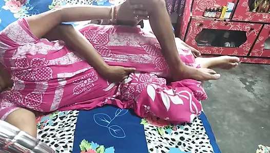 Deshi bhabi ki bister gorom kiya puri somoy