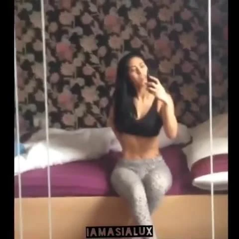 Paki london girl showing off her body