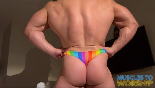 Big Booty Bodybuilder Flex i Cum