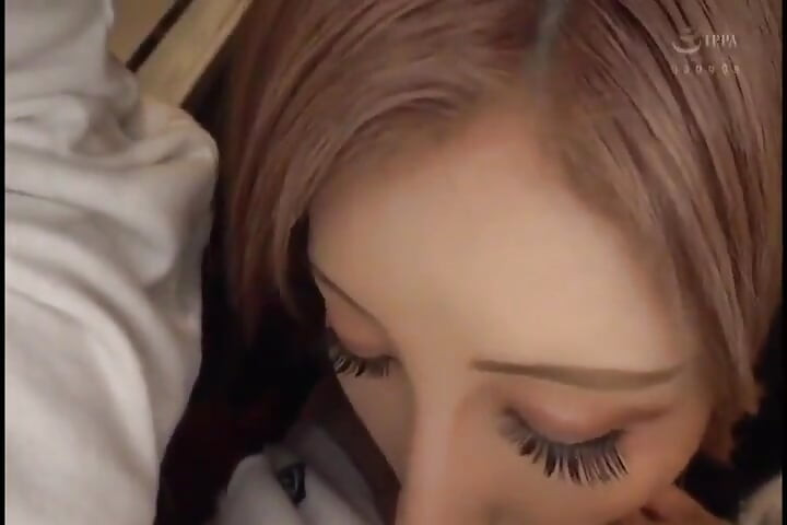 평온한 여자 동반자와 함께하는 젖꼭지 강박관념 다큐멘터리 - 1