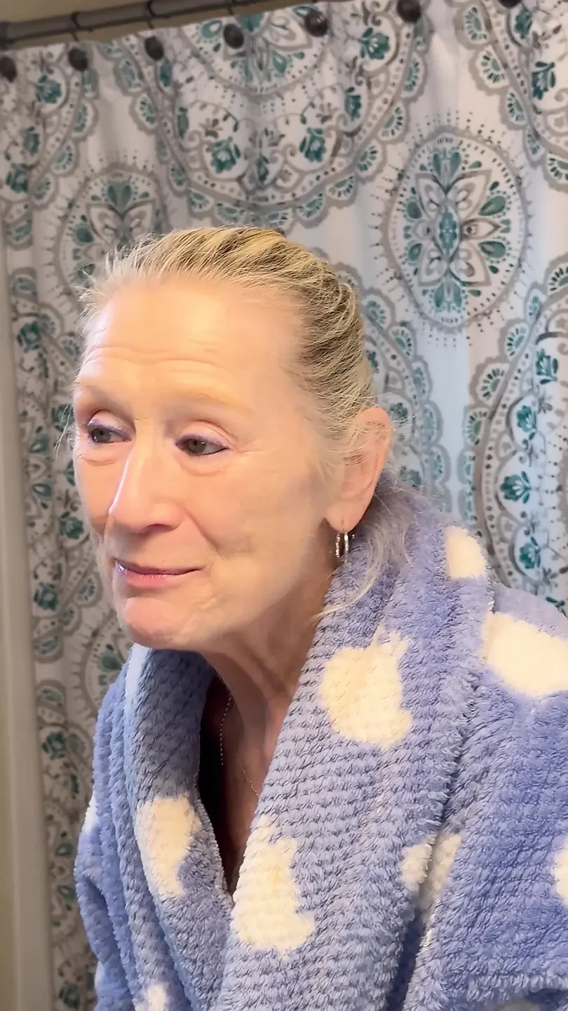 danielle dubonnet - mature,bathroom