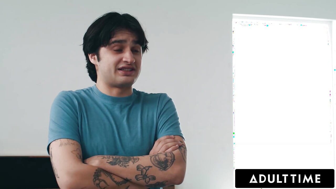 TEMPO DELL'ADULTO - il ragazzo sospettoso scopre la nuova matrigna ryan keely è un scavatore d'oro! Lei lo tiene tranquillo