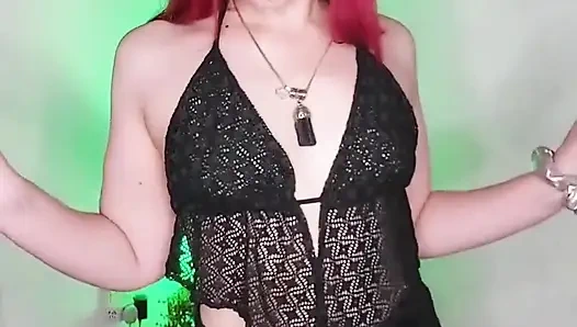 Ich esse meinen cuckold, einen tanga zu wählen, damit ich einen anderen mann ficken kann!!