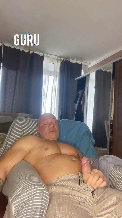 Mr Guru Wank Solo at Home. Bodybuilder Handjob