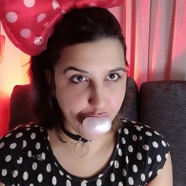 Making a Bubblegum Mess - Minnie Outfit - Bunny Looner