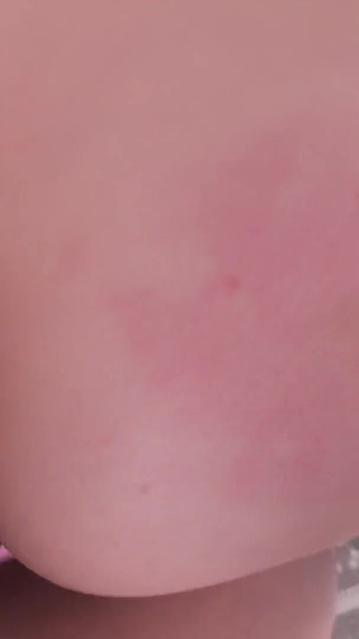 Ritzy Rain zerżnięta w swoją zdzirowatą dupę po raz pierwszy. Wtyczka do tyłka, tyłek do ust i anal kremówka | Klip 1