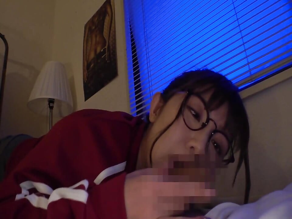 Late Night Blowjob Lessons From an Inexperienced Stepsister