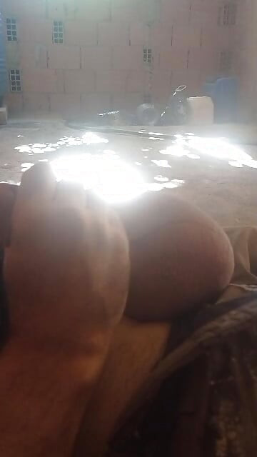 Handjob under the sun at the construction site