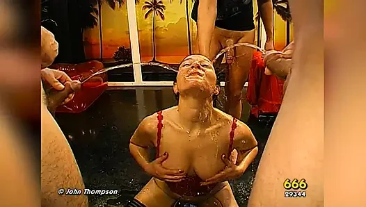 Ggg - Nasse Pissende Orgie-schlampen Lutschen Und Ficken Hart