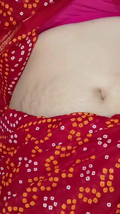 "배다른 아들이 마사지를 해주면서 계모를 따먹는" 잊을 수 없는 순간