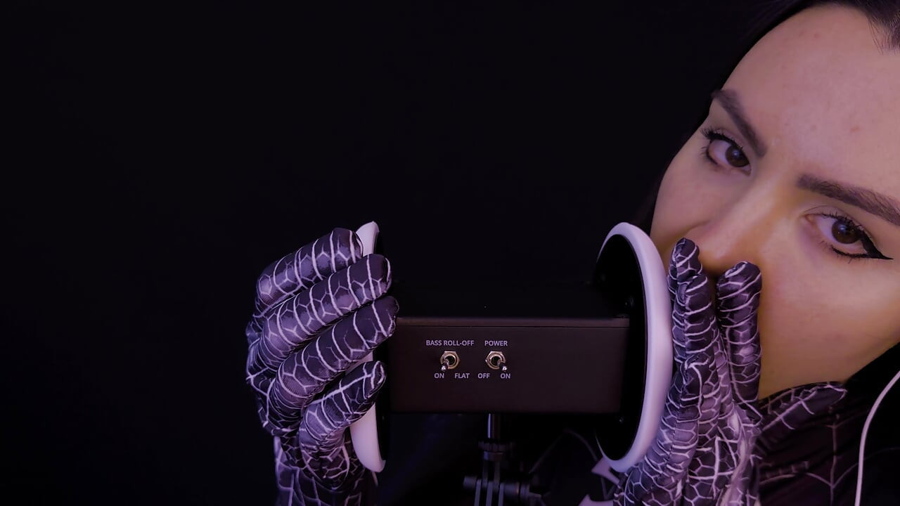 Asmr oreja comiendo lamiendo cosplay de chica araña