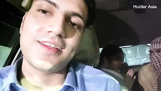 Lift mobil sederhana berubah menjadi kesepakatan seks yang mengejutkan