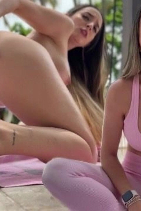 完美身材的金髮女郎做露骨的瑜伽！- 艾比洛夫7