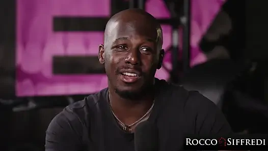 Rocco siffredi - cewek rambut pirang dengan kuncir dientot habis-habisan