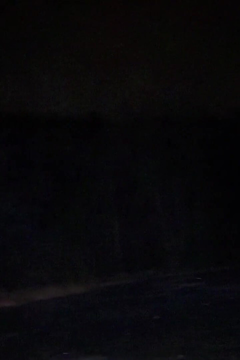 เดินป่าตอนกลางคืนและถอดเสื้อผ้าส่วนใหญ่ของฉันออก