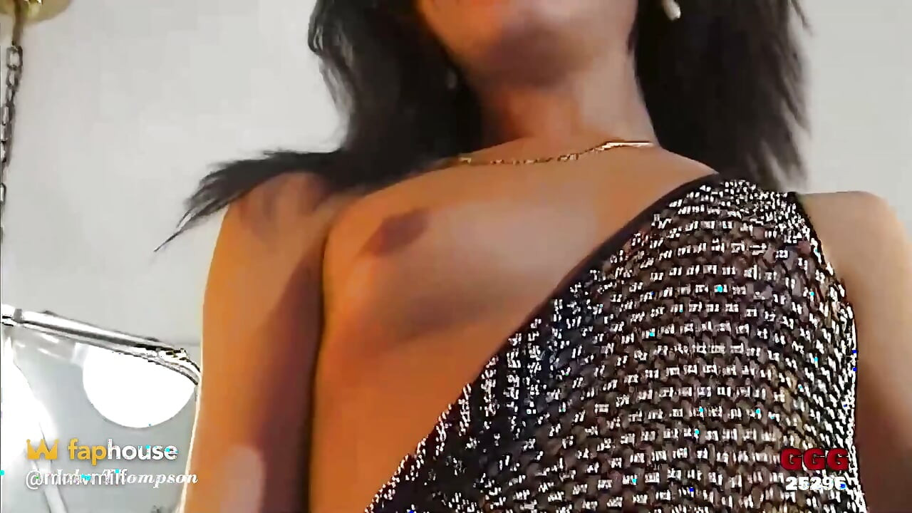 Morena Caliente Follada Duro En El Bar