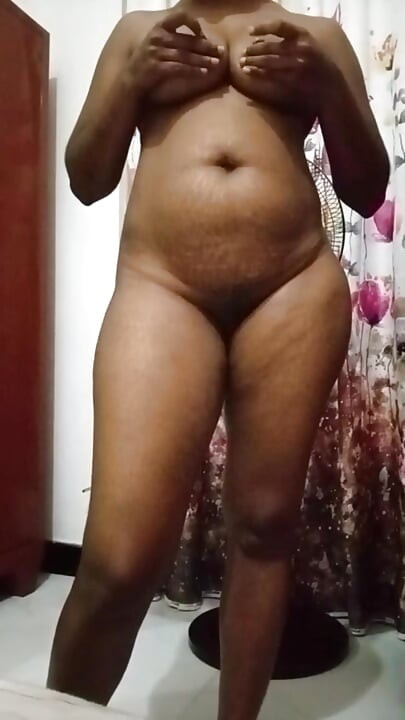 Sri Lanka niña ropa desnudarse