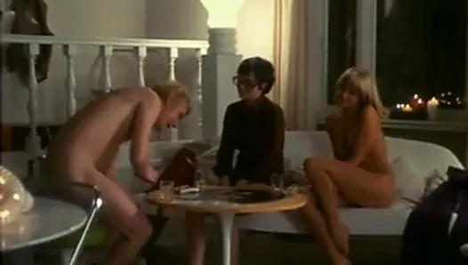Movie Scene: Come to my bedsider 1975 (2)