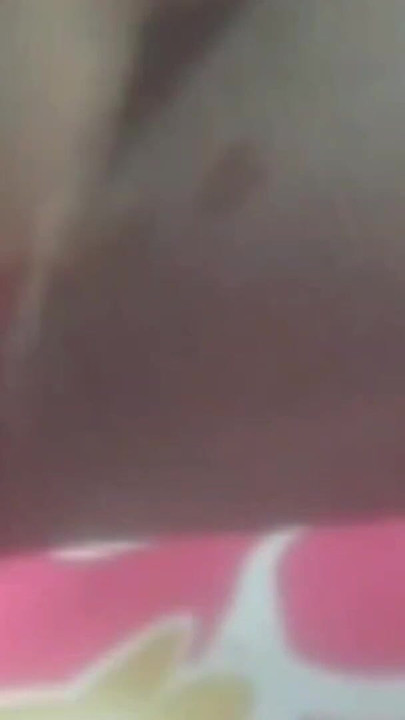 Moment opadający z "pasierbica chce mojego dużego kutasa z całowanie"