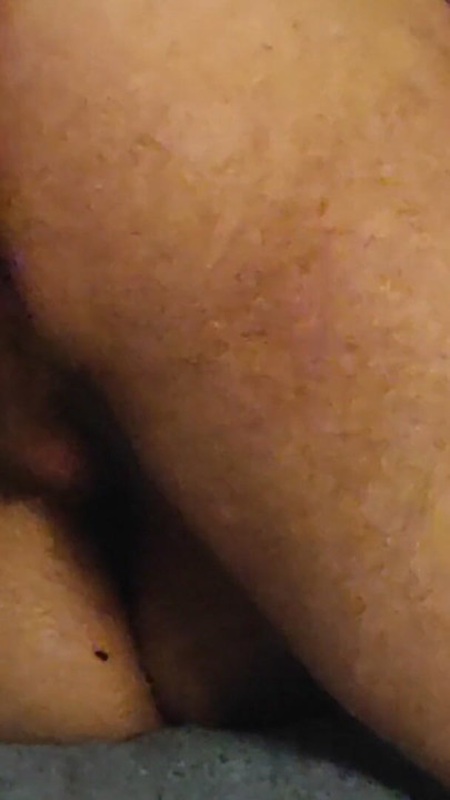 我用手指和假屌插女友，然后我们一起玩 | 片段 2