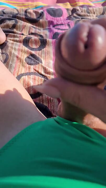 Trans masturbate
