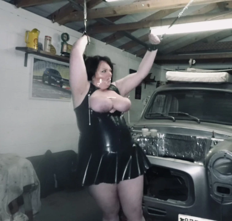 Bbw in latex bound and gagged