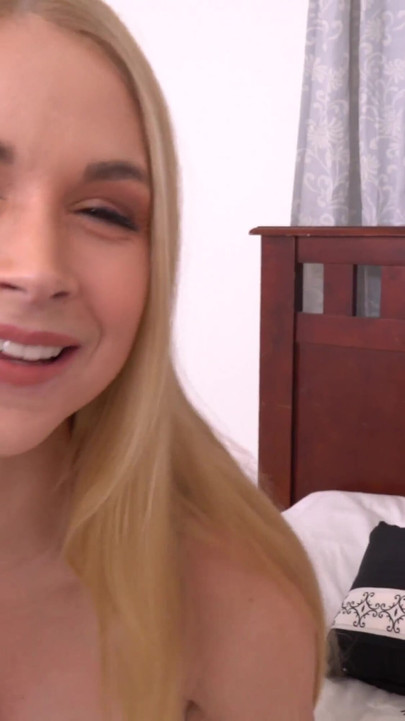 Sarah Vandella นมใหญ่ให้สอนชักว่าวขณะโชว์ทักษะคอลึก