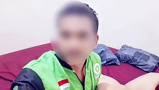 Ojol Indo Teil 2. Bring Mas Ojol nach Hause, wenn das Haus ruhig ist, und ihren Mann, während sie noch arbeitet – Real Amatir Indonesia