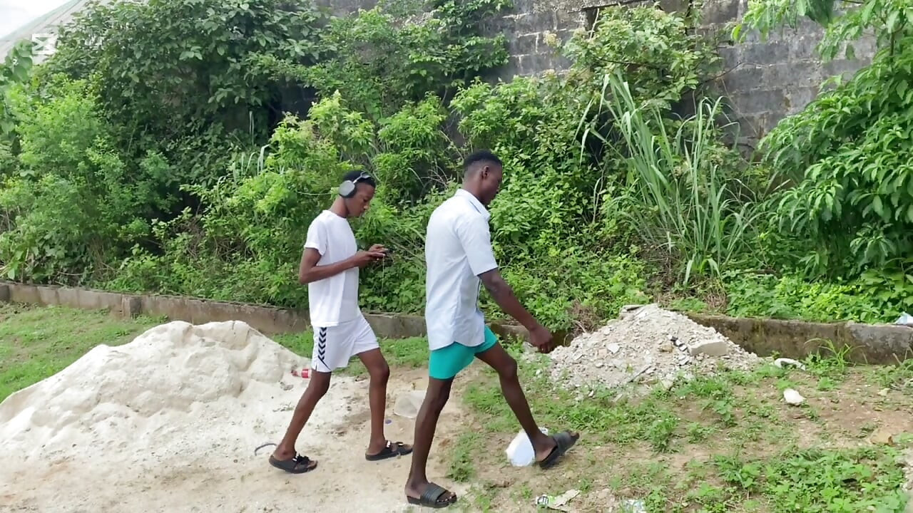 Took Me to an Outdoor Bush for a Nice Fuck