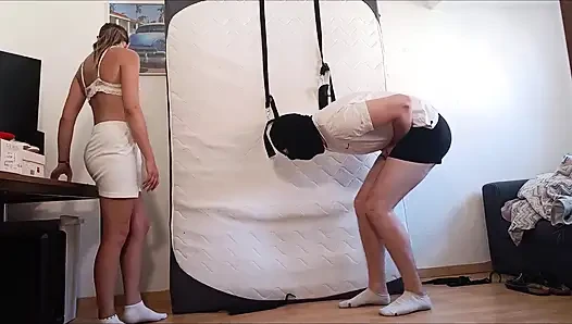 Ballbusting in Transparenter Unterwsche