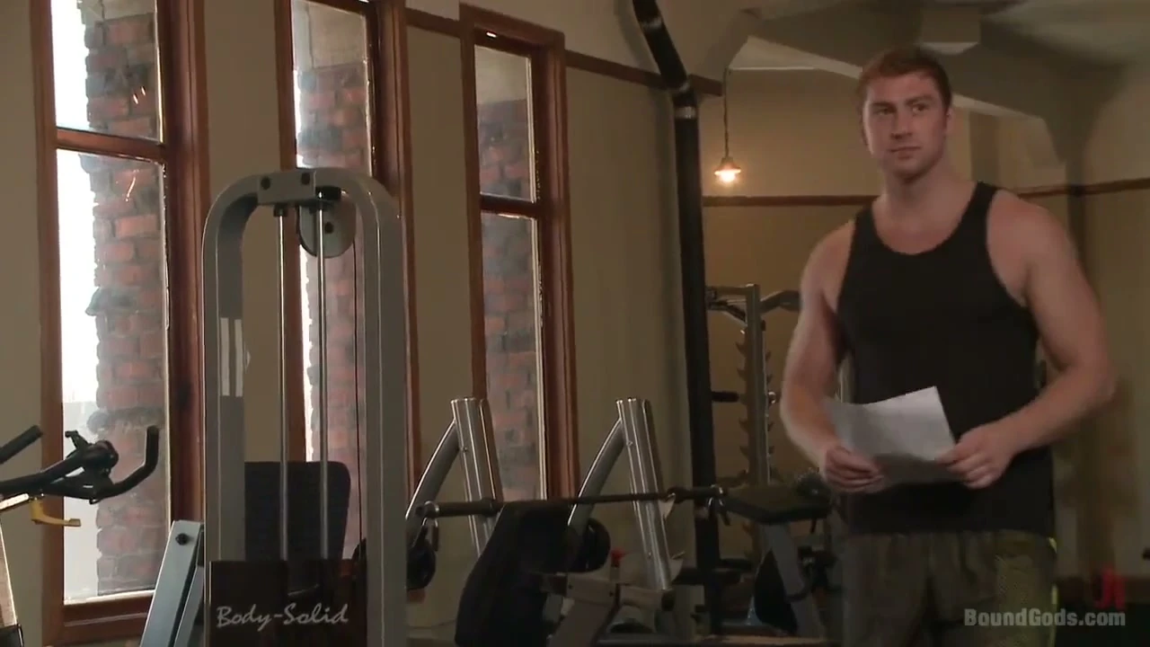 Ripped Gym Rat Aarin Asker Takes a Giant Fist While in Suspension,Bound gods