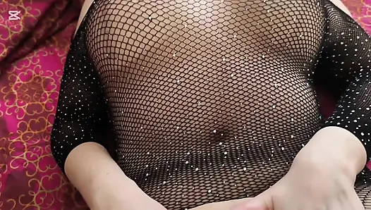 Очень шлюховатая женщина-милфа, я даю ей хороший член, заканчивая, заполняя ее рот спермой