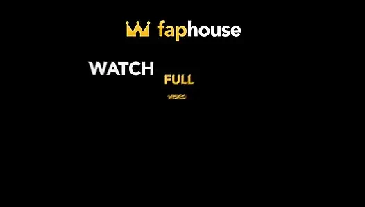 Блондинка с большими сиськами сосет член и трахается в задницу