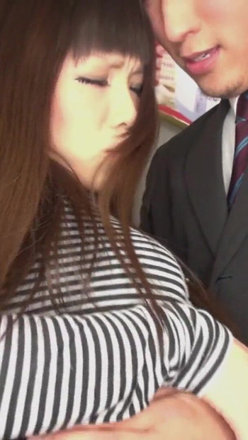 Nezaboravan trenutak iz "JAPANSKA KURVA UŽIVA U TRLJANJU KLITORISA DILDOM PRIJE ŽESTOKOG JEBANJA"