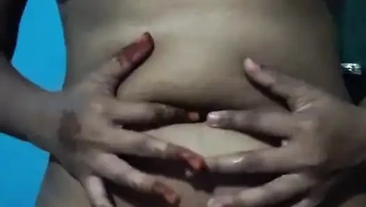 Сводная сестра отправляет обнаженные и сексуальные видео