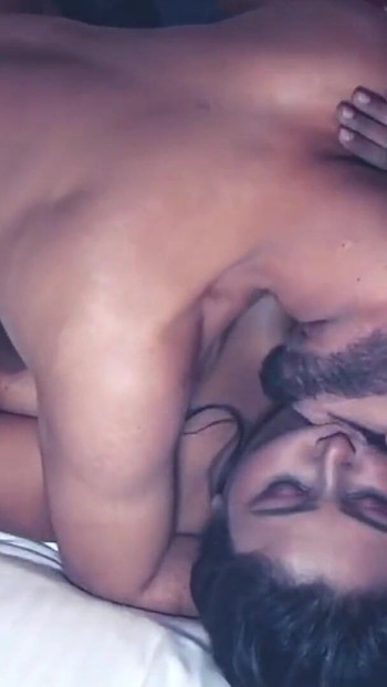 Heiße desi mit dickem arsch gefickt im doggystyle von ihrem CHEF | Clip 1