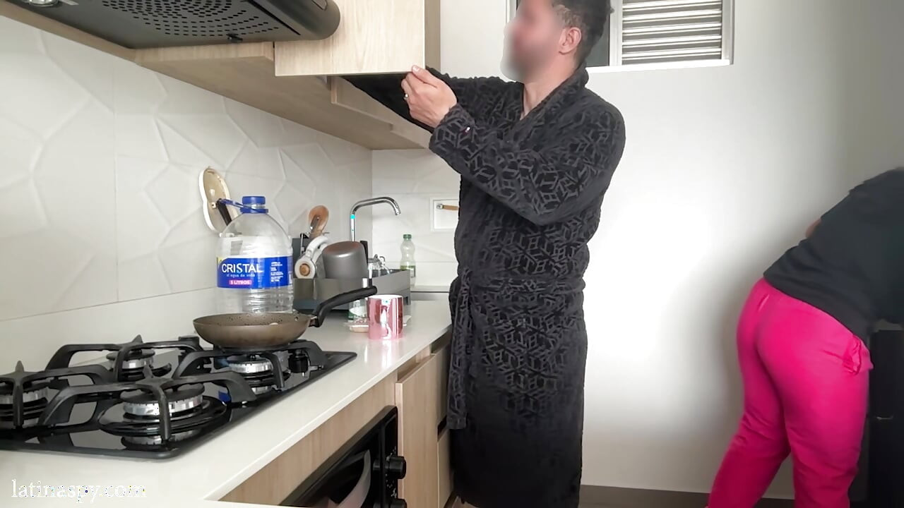 Küche mit latina-titten teil 1