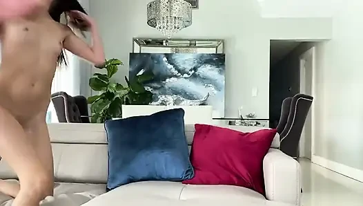 Natalia Nix fickt wie ein profi und dieses große zierliche schätzchen ist perfekt für den vollen nelson und ich gebe es ihr!