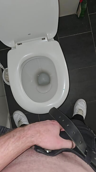 Maskovaná surová toaleta Gay Dom honí si Tease PhantomGentX