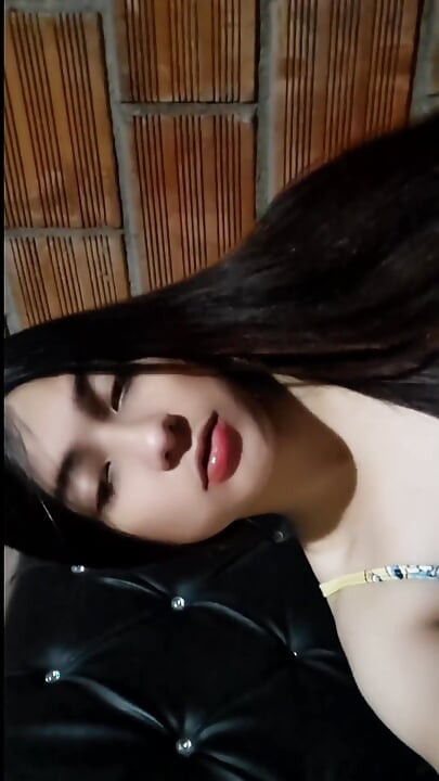 Yulieth Gomez chạm vào tôi theo cách tôi thích
