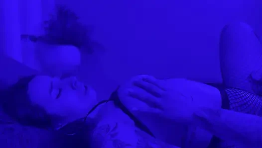 Mezuniyet Partisi Kontrolden Çıkıyor Ve Ben Üniversiteden En Iyi Arkadaşımla Yatıyorum